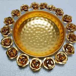 Royal Handicraft Urli Bowls Tray  Overview