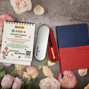 Green planet new year Gift hamper